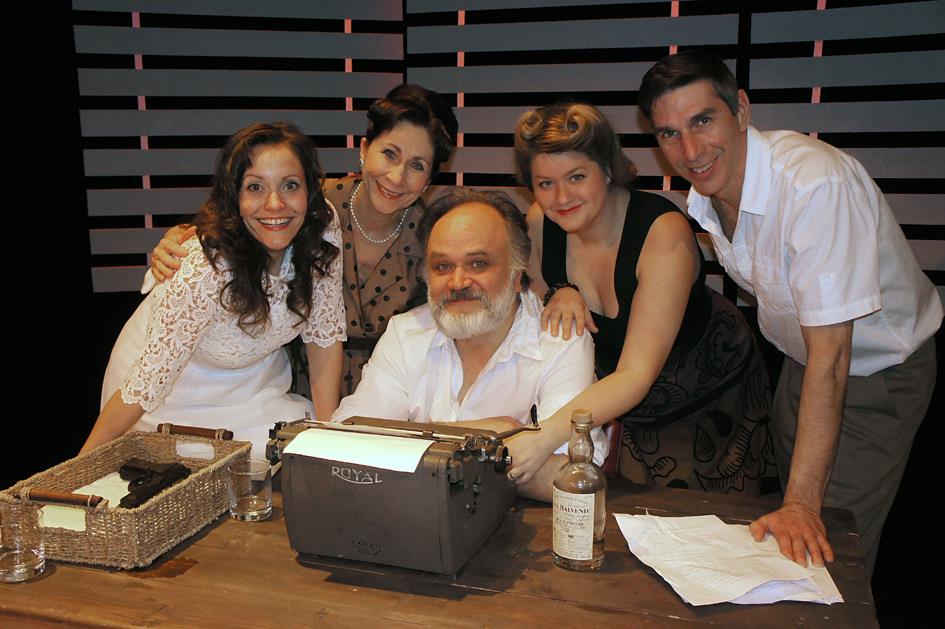 L'équipe de la production locale Dans l'ombre d'Hemingway, fière de l'aboutissement de ce projet. Photo: Gracieuseté