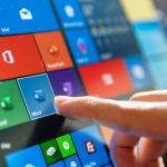 Le tour du proprio : Une maison, une fenêtre et une pomme